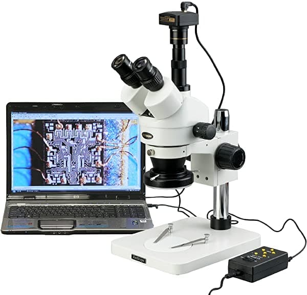 AmScope SM-1TSZ-144A-3M Microscopio Estéreo con Zoom Trinocular Digital Profesional, oculares WH10X, 35X-90X, zoom de aumento 0.7X-4.5X, lente con anillo de luz LED de cuatro zonas, soporte de pilar 110V-240V, incluye lente Barlow 0.5X y 2.0X y cámara de 3 MP con lente de reducción y software