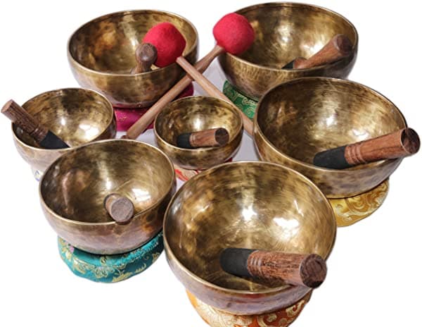 HealChakra Juego De 7 Cuencos De Meditación Tibetana Con Curación De Chakras De Nepal Martillados A Mano.