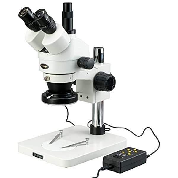 AmScope SM-1TSZ-144A Microscopio Estéreo Trinocular Profesional con Zoom, Oculares WH10x, Magnificación de 3.5X-90X, Objetivo Zoom de 0.7X-4.5X, Aro de Luz LED de Cuatro Zonas, Soporte de Columna, 110V-240V, Incluye Lentes Barlow de 0.5X y 2.0X