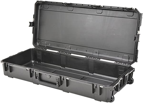 Skb 3I-4719-8B-E Iseries 47 X 19 X 8 Ruedas Vacías Negras