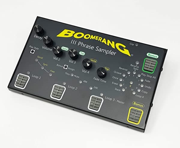 Boomerang III Pedal de Guitarra - Muestreador de Frases - Corre 4 Loops Separados - Estación de Pedal Looper Multiefectos - Guitarra Eléctrica, Bajo, Teclado, DJ - Se Adapta a una Pedalera Pequeña de Guitarra - Máquina de Loops Profesional
