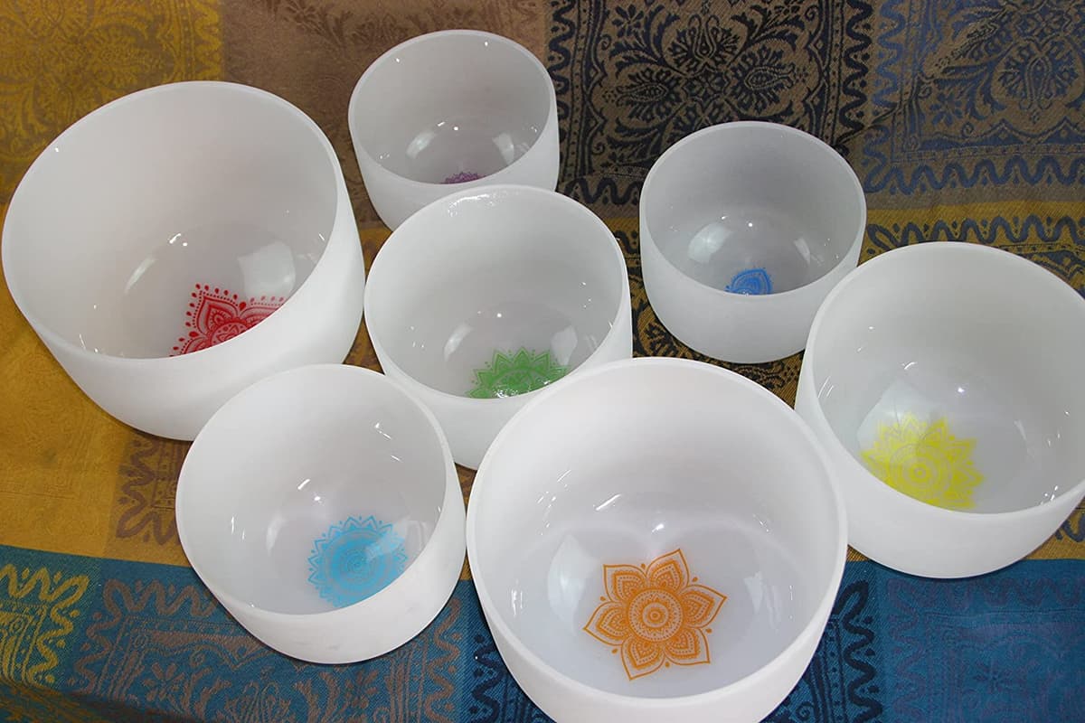 Crystal Energy Bowls Juego De 7 Cuencos De Cristal De Cuarzo Esmerilado De 20 A 11.8 In Cdefgab Con Diseño De Chakras