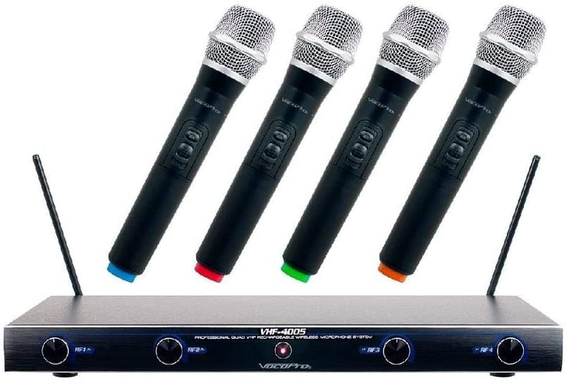 VocoPro VHF-4005 Sistema de Micrófono Inalámbrico VHF de 4 Canales Recargable