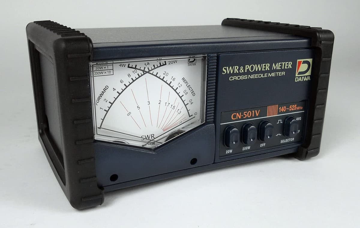 Daiwa CN-501V 140-525 MHz Medidor de SWR/Potencia con SO239S