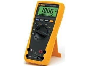 Fluke Networks 6MR09 multímetro digital con retroiluminación y medición de temperatura, true-RMS, pantalla grande, alta precisión