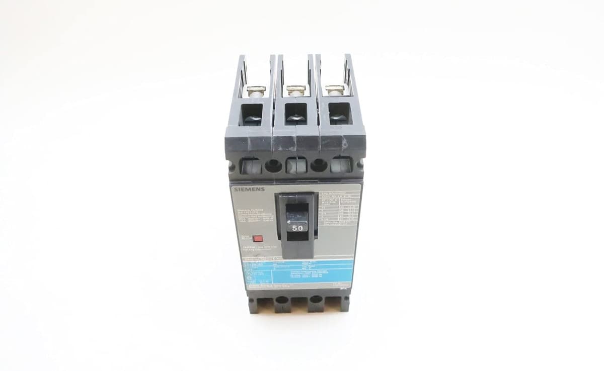 SIEMENS ED4 ED43B050L Interruptor Automático 3 Polos 480V 50A Tipo Lug, Negro