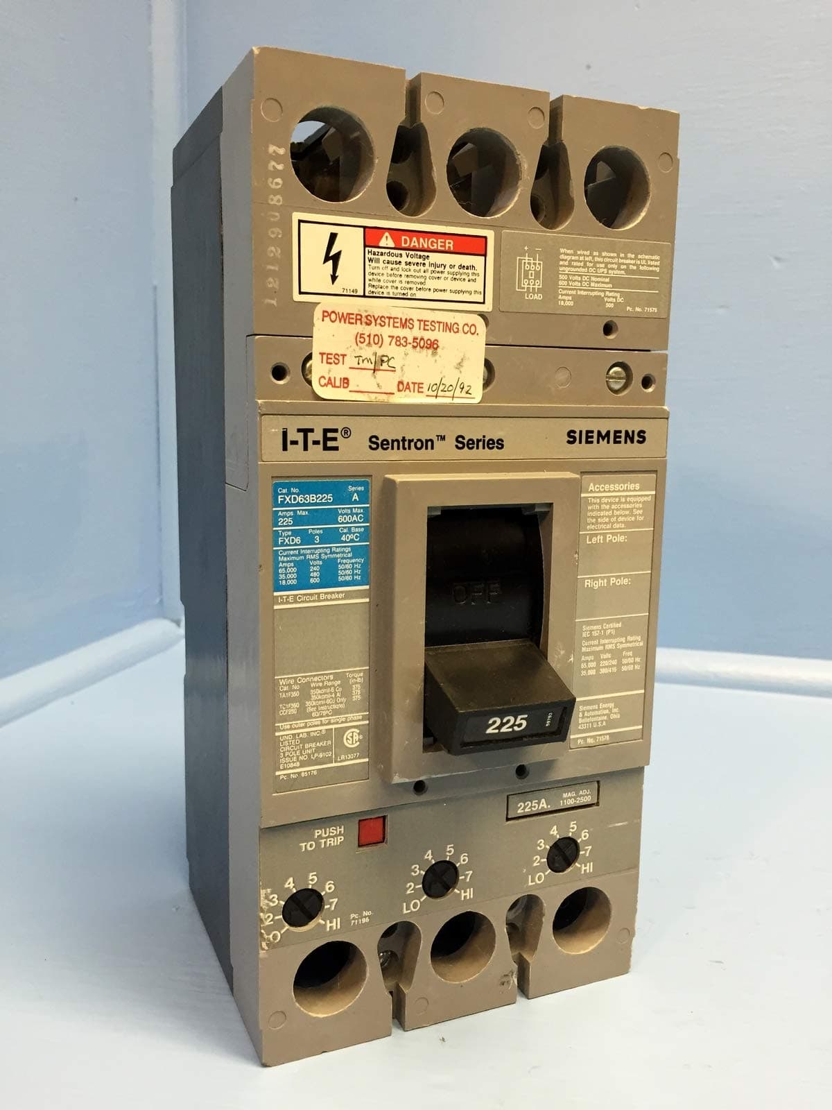 SIEMENS FD6 FXD63B225 Interruptor termomagnético 3 polos 600V 225A, negro, disyuntor FX