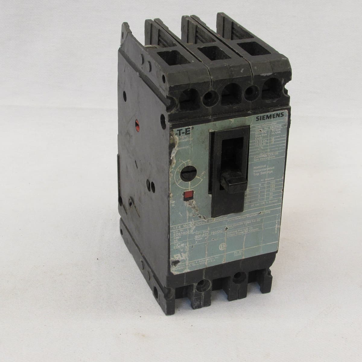 SIEMENS ED63A125 disyuntor 3 polos 125A 600V nuevo interruptor automático N industrial tripolar