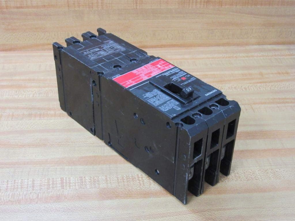 Siemens CED63B060 - Interruptor Automático (Breaker) ITE/Gould, 3 Polos, 60A, Termomagnético, Modelo CED63B060, Código de Parte CED63B060