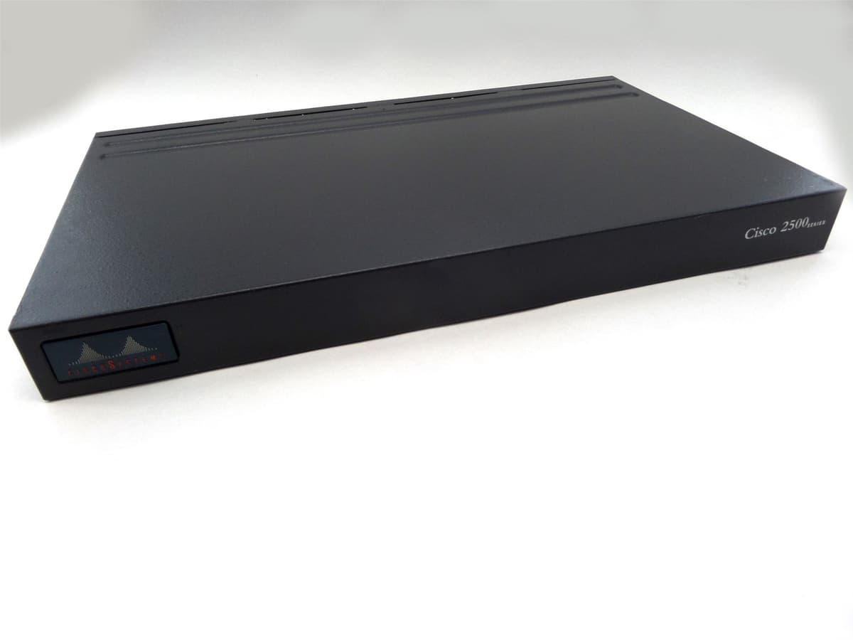 Cisco Systems 2524 Router Modular con 3 ranuras abiertas, requiere paquete de software de funciones, Enterprise CISCO2524-CH