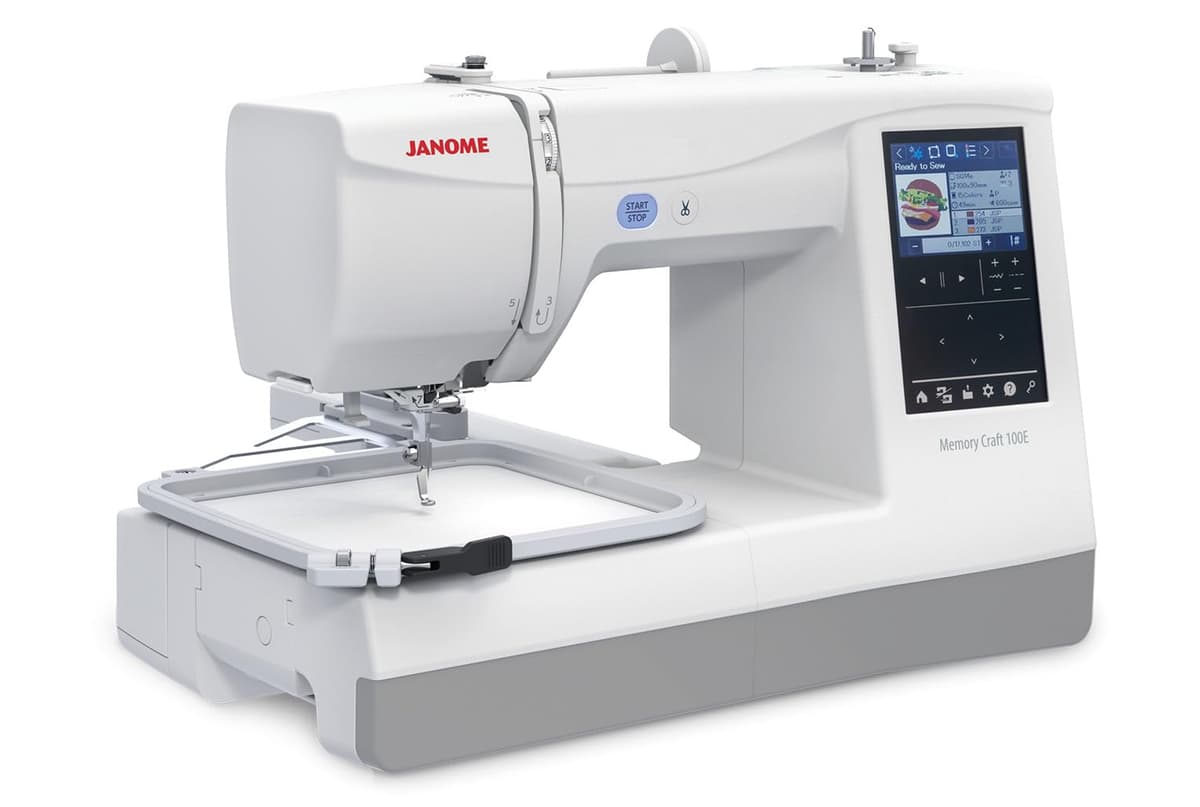 Máquina de Bordado Janome Memory Craft 100E - Área Máx. de Bordado 5.5" x 5.5" 001100E
