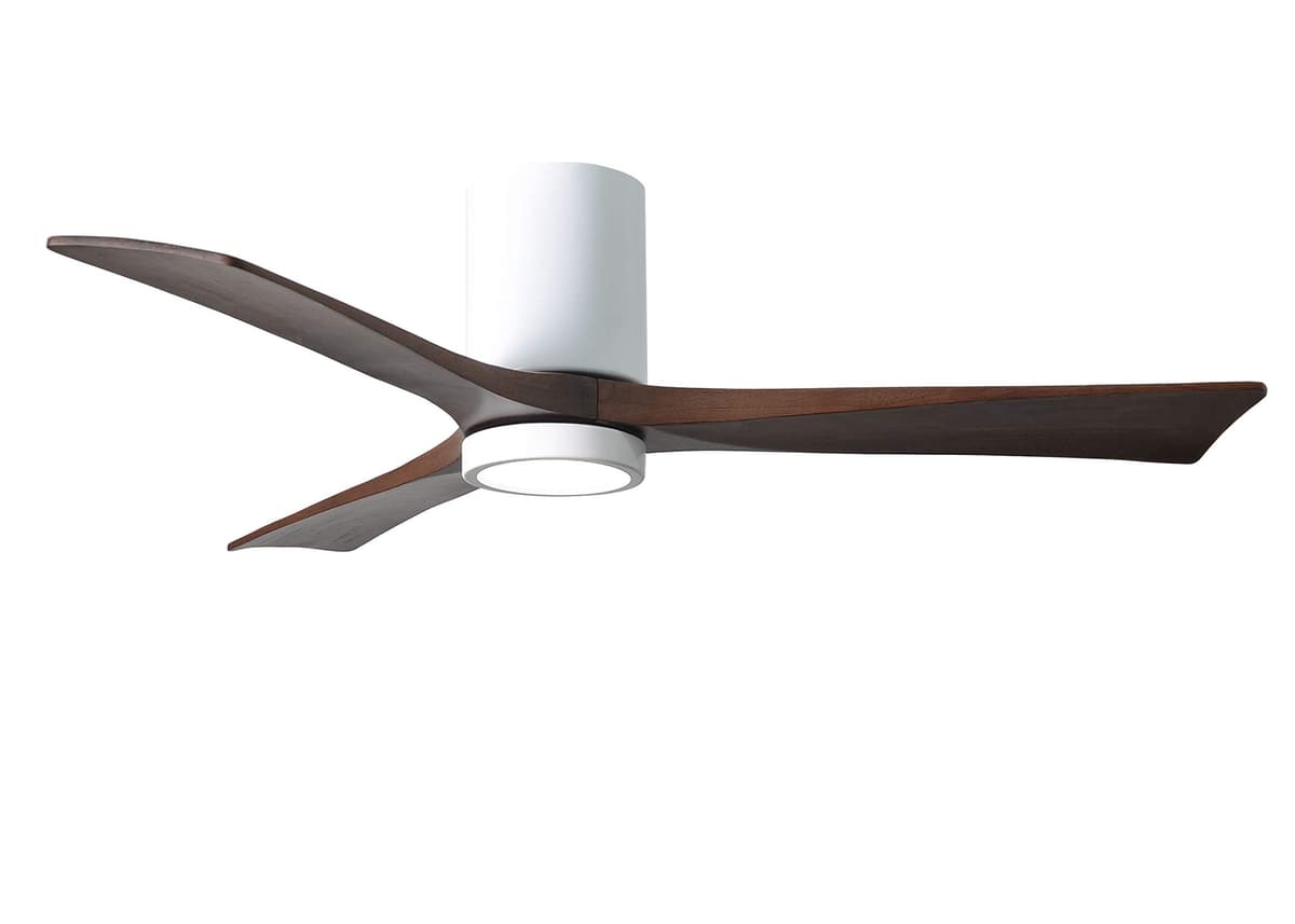 Matthews IR3HLK-WH-WA-52 Irene 52" Damp Rated Flush Mount Ceiling Fan con Luz y Control Remoto y de Pared, Motor DC Silencioso, 3 Aspas de Madera, Blanco Brillante con Tono Nogal