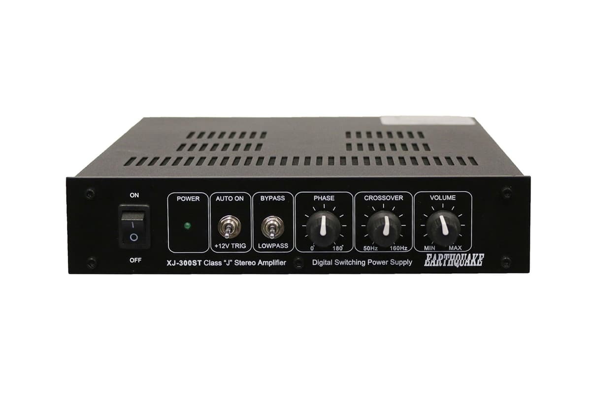 Amplificador Estéreo o Mono Earthquake Sound, 2 canales x 90 WRMS / 8 Ω, Cruce L/P, Detección AUTO ACTIVADA y Trigger +12V, de Zack Electronics (XJ-300ST)