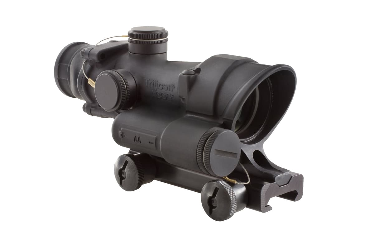Trijicon ACOG 4x32 LED .223 Horseshoe con montaje TA51 TA02-D-100392