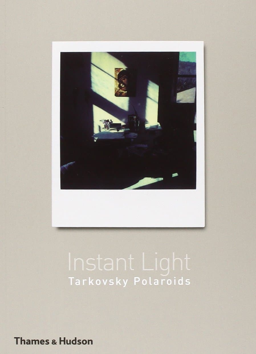 Thames & Hudson Luz instantánea: Polaroids de Tarkovski
