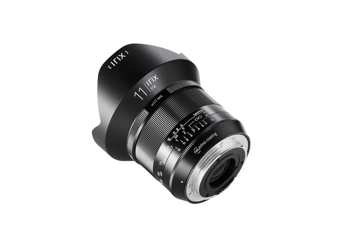 Irix 11mm f/4 Blackstone Lente Gran Angular Rectilíneo con Chip AE Integrado para Canon IL-11BS-EF