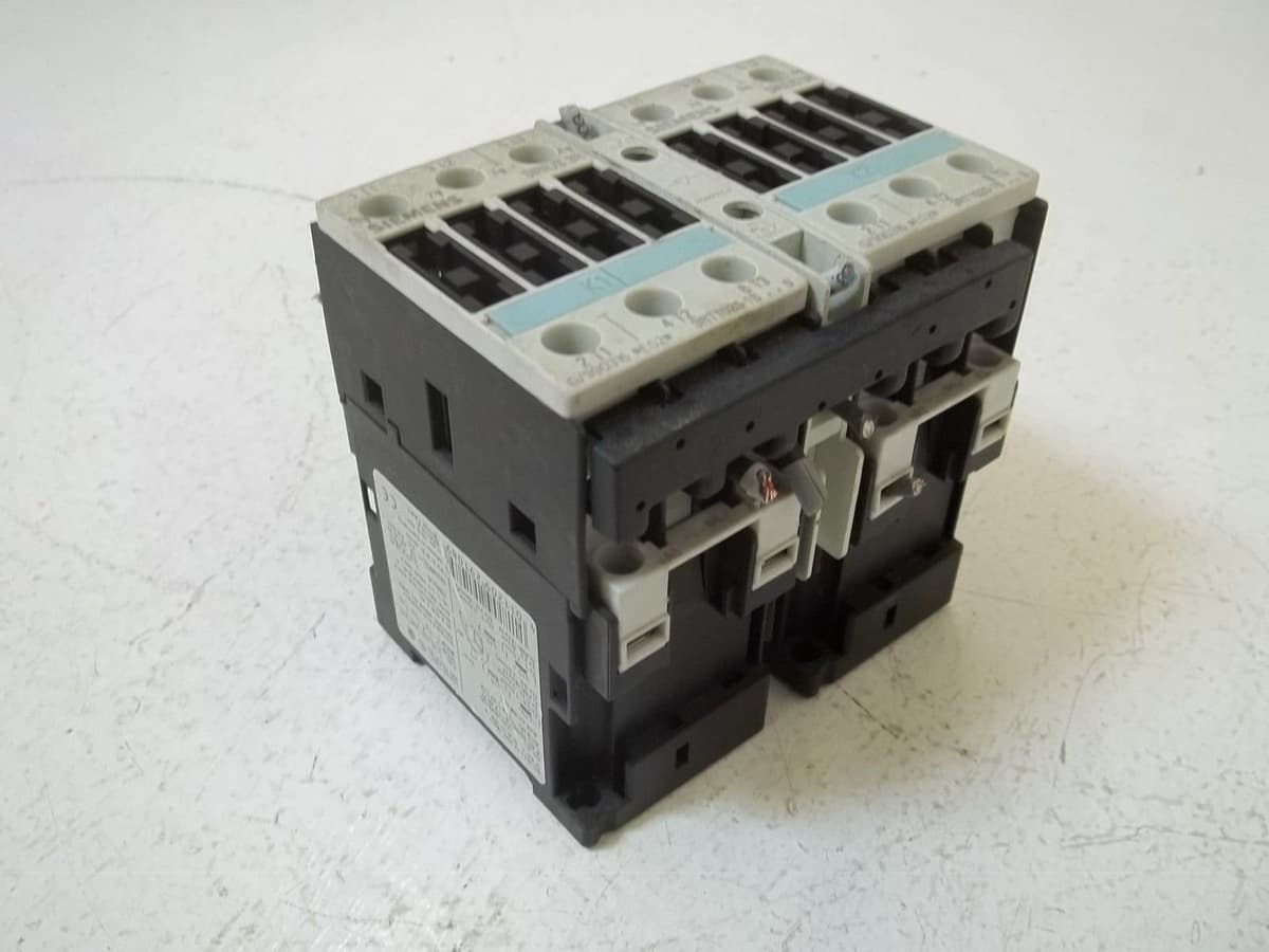 Siemens 3RA13 25-8XB30-1BB4 Contactor reversible S0 DC, 24VDC, 17A inductivo