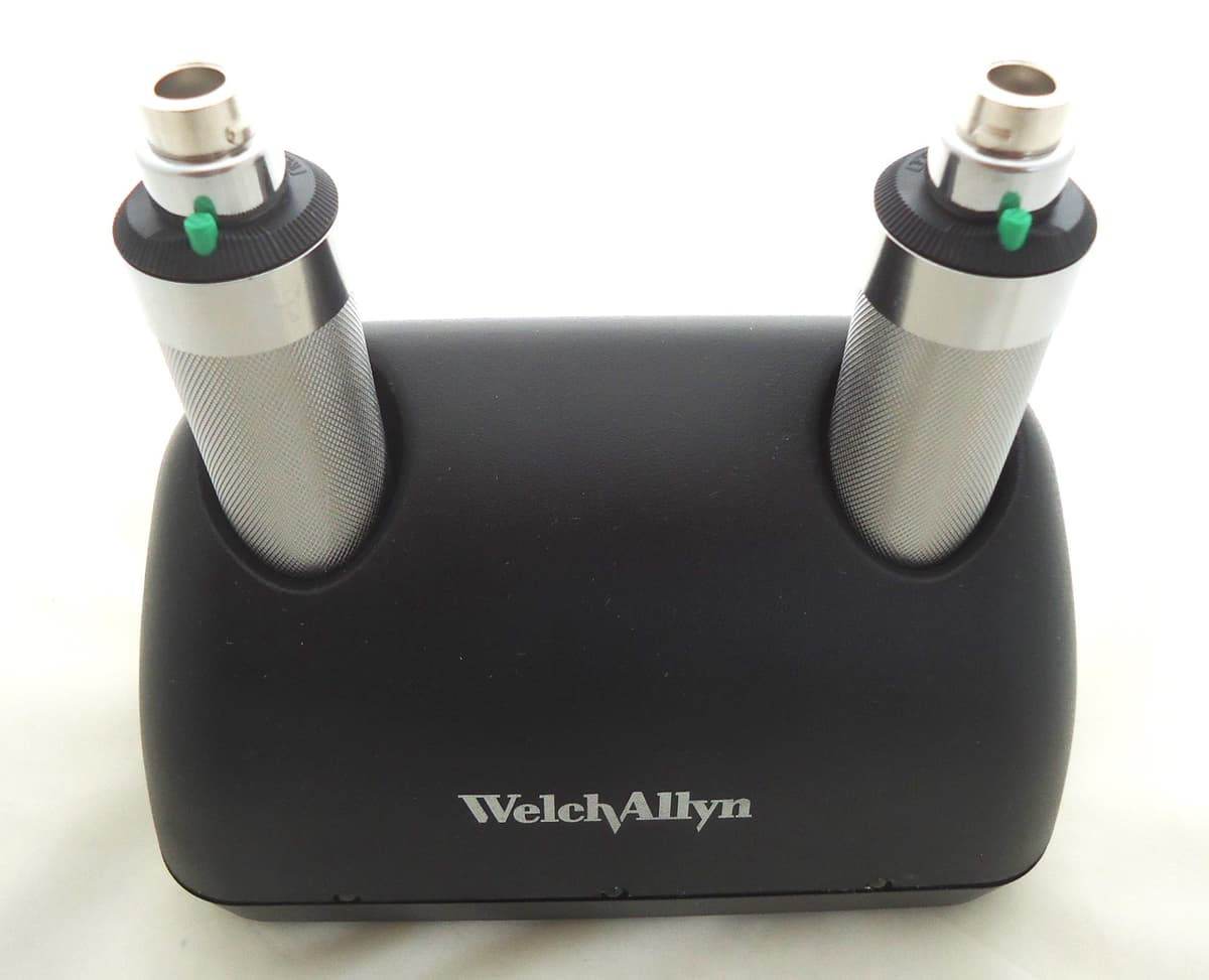 Welch Allyn 71630 Cargador de escritorio con 2 mangos NiCad