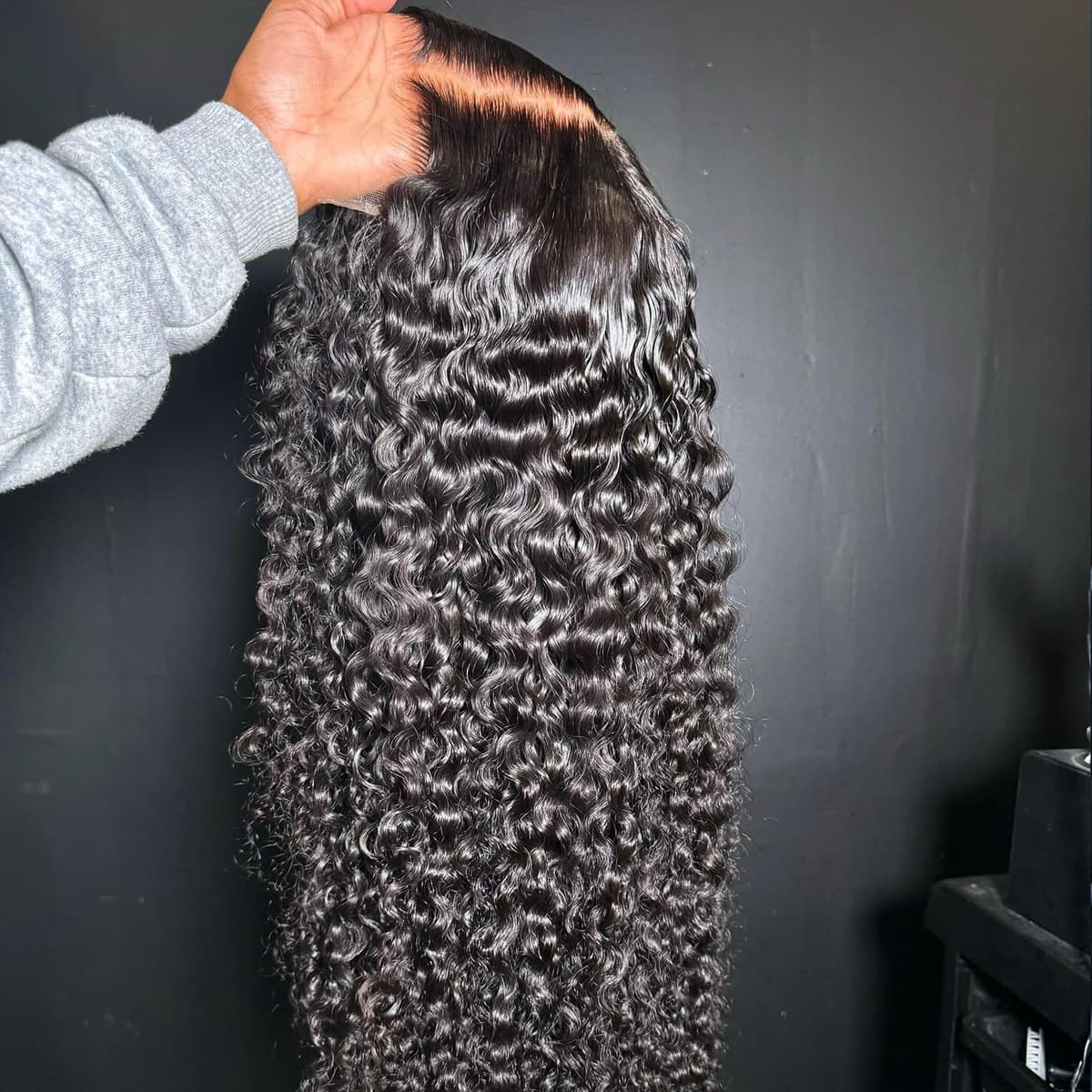 BEEOS Peluca frontal 13x4 SKINLIKE Real HD, rizada 30", densidad 250%, encaje 0.10mm, pre-plucked y nudos blanqueados