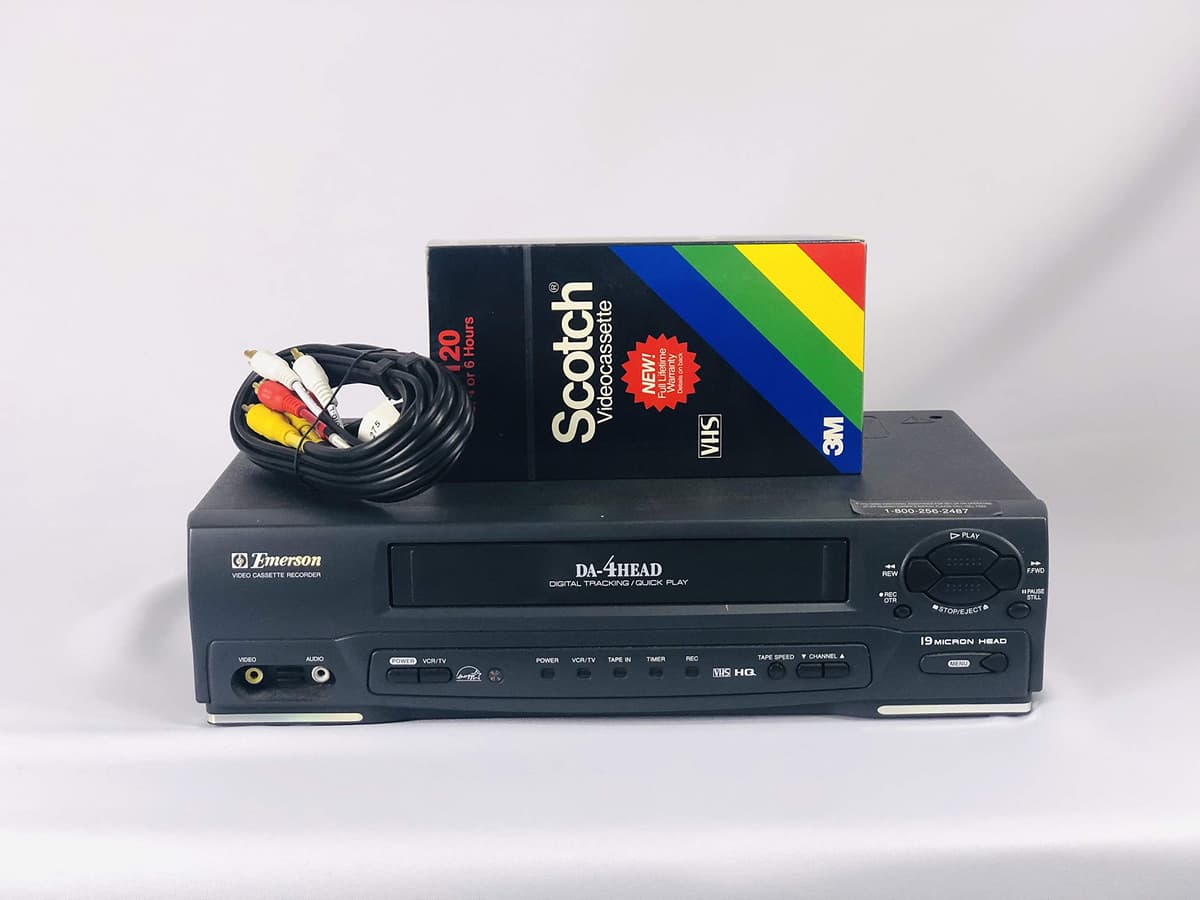 Grabador y Reproductor de Video Cassette Emerson EWV401B VCR Da-4Head