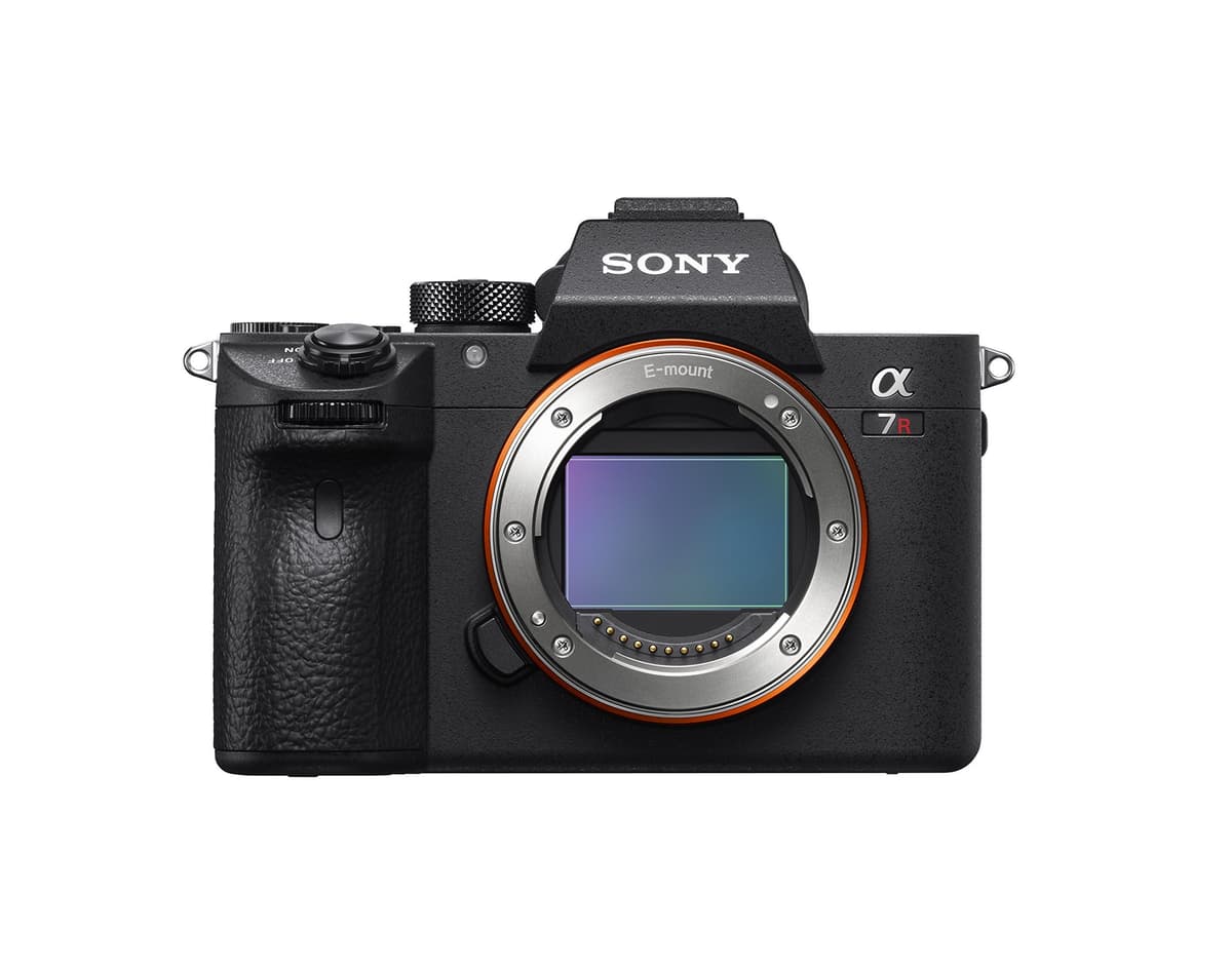 Cámara Sony a7R III 42.4MP Full-frame Mirrorless (Renewed) ILCE7RM3/B-cr