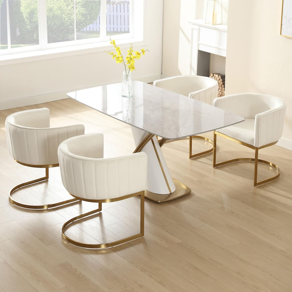 DM Furniture juego 4 sillas comedor acolchadas con brazos terciopelo crema 21" 7067DC