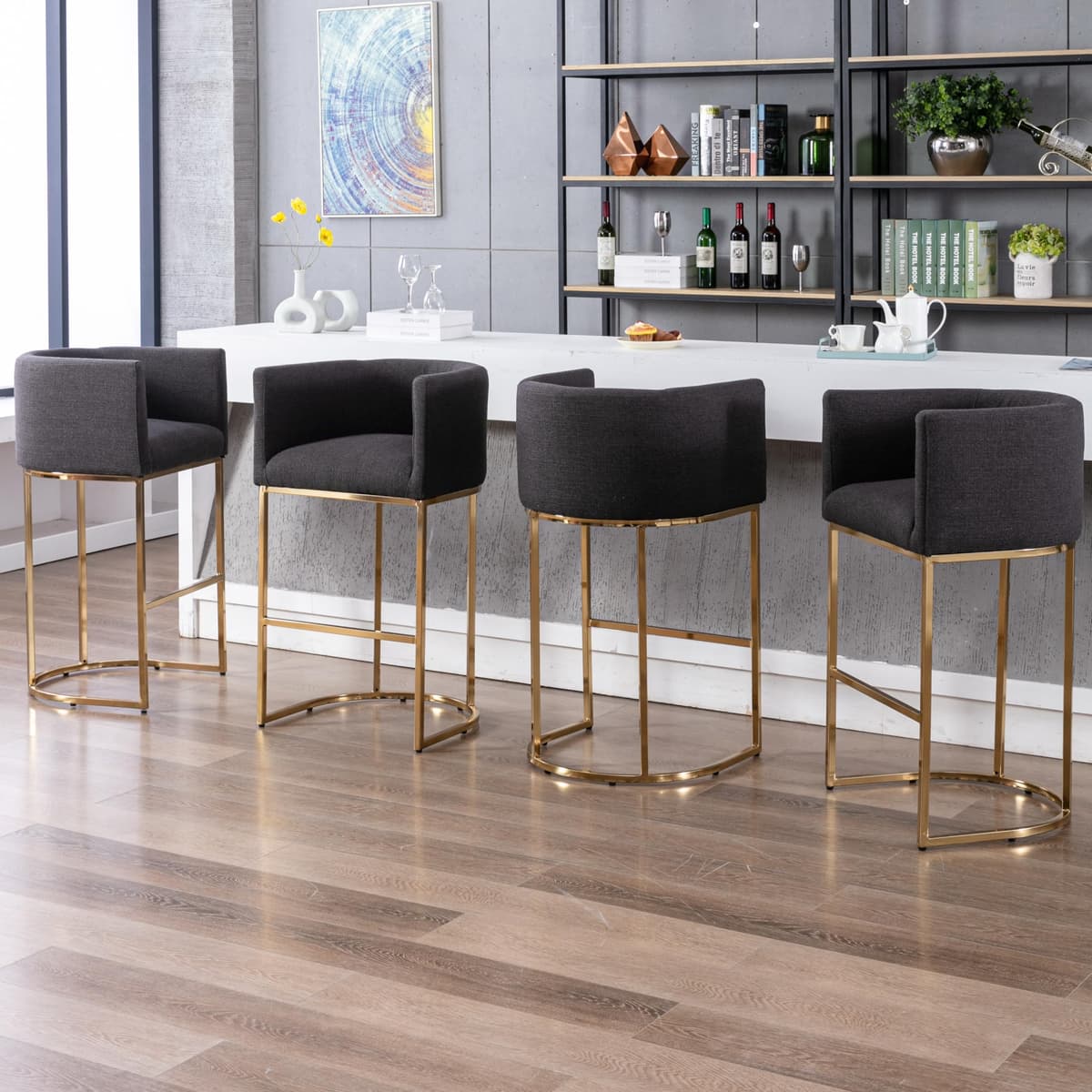 RIVOVA Set de 4 Banquetas Contemporáneas de Lino Carbón, Altura de Barra 32" con Base Metálica Dorada