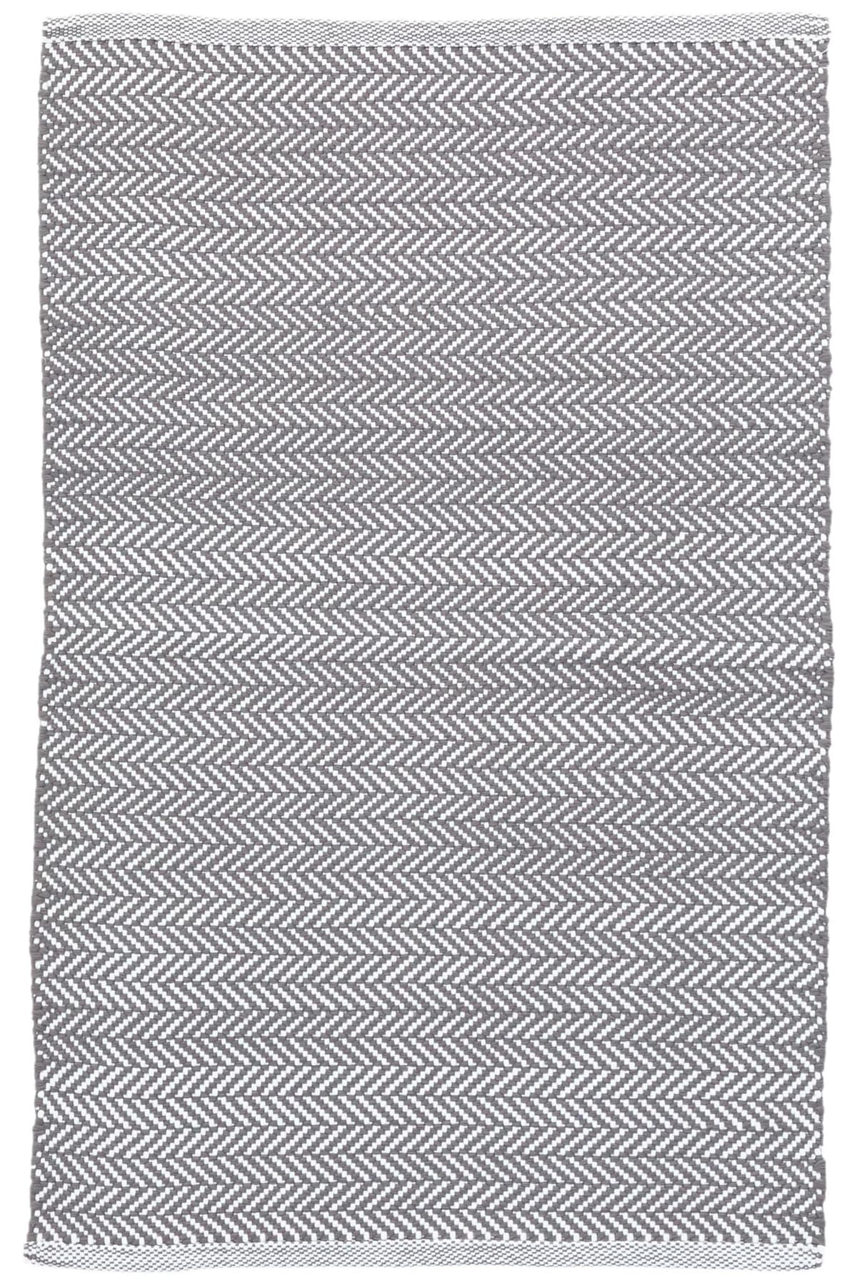Dash & Albert Herringbone Shale/White Handwoven Indoor/Outdoor Rug, 7.5 x 9.5 ft, patrón geométrico gris/blanco DA289-810