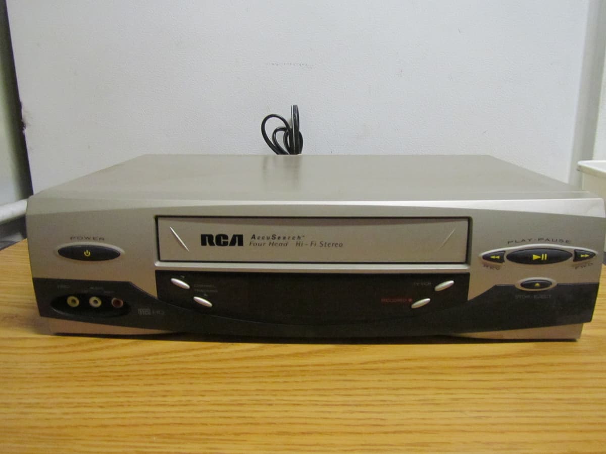 RCA VR637HF Videograbadora Hi-Fi de 4 cabezas