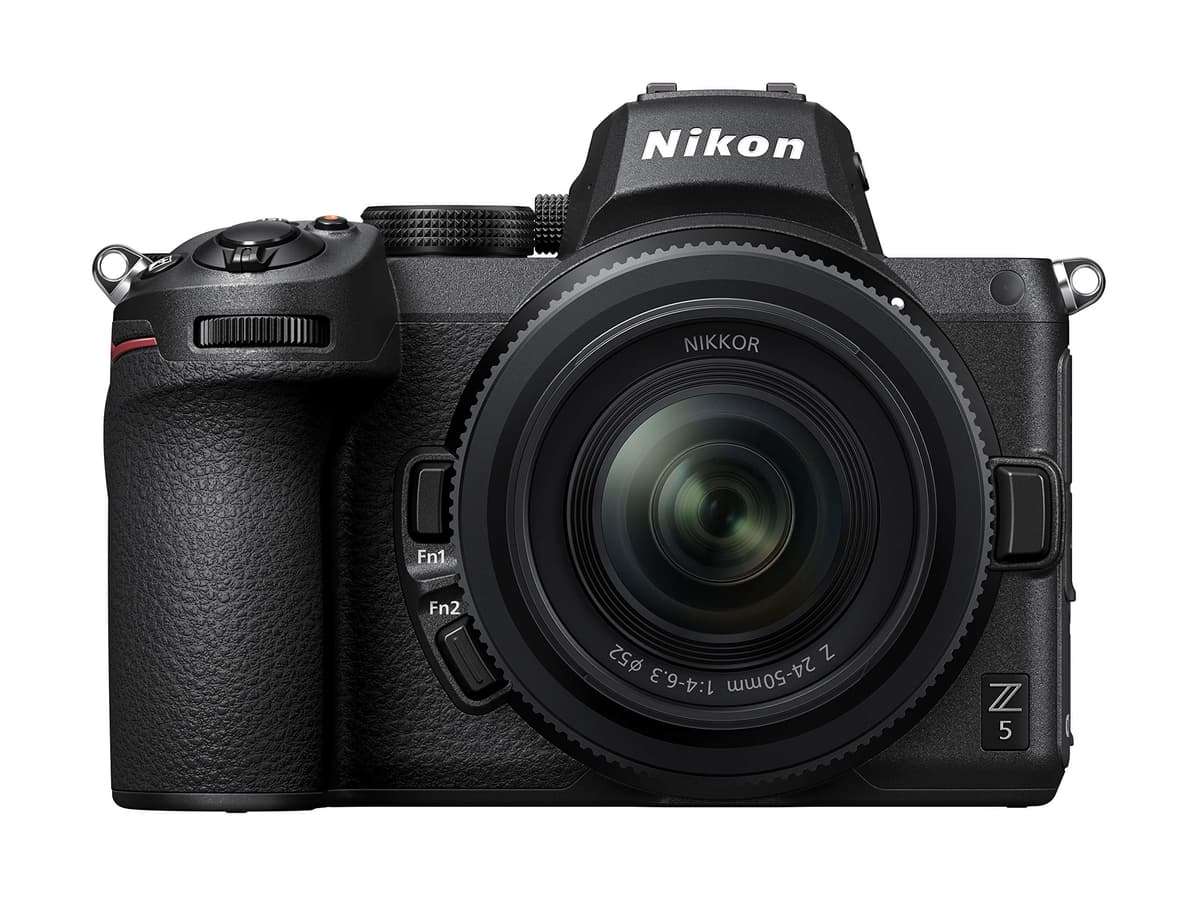 Nikon Z 5 con NIKKOR Z 24-50mm f/4-6.3 (Renovada) 1642-cr
